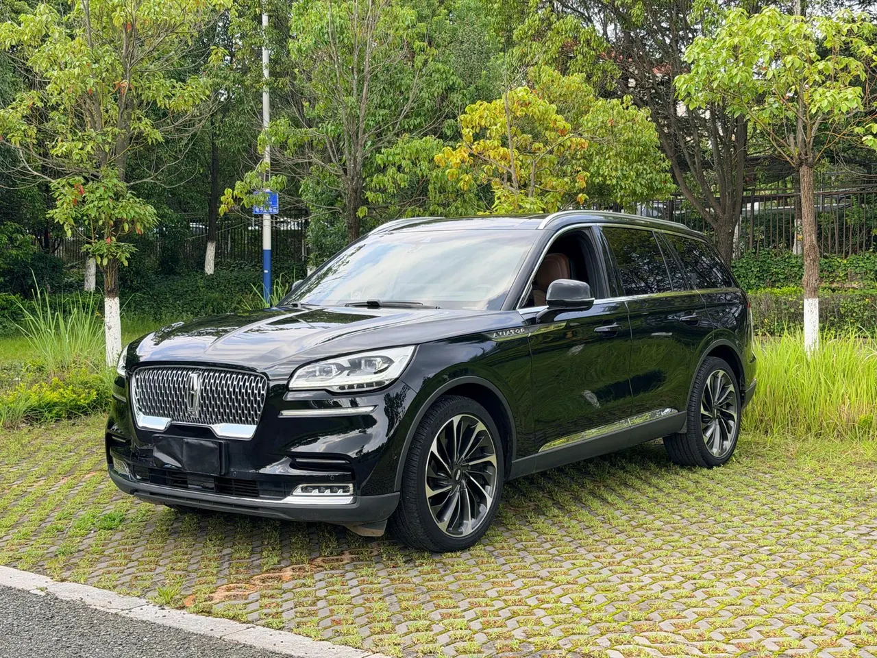 Lincoln 2021 Aviator 3.0T V6 Four-wheel Drive Administrative Edition Automatic Gear - View 1