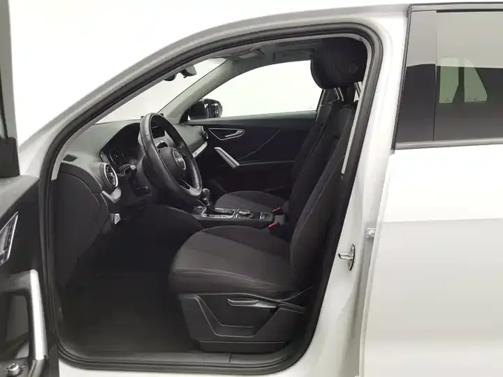 Audi Q2L 2021 35 TFSI Enterprising Dynamic 10