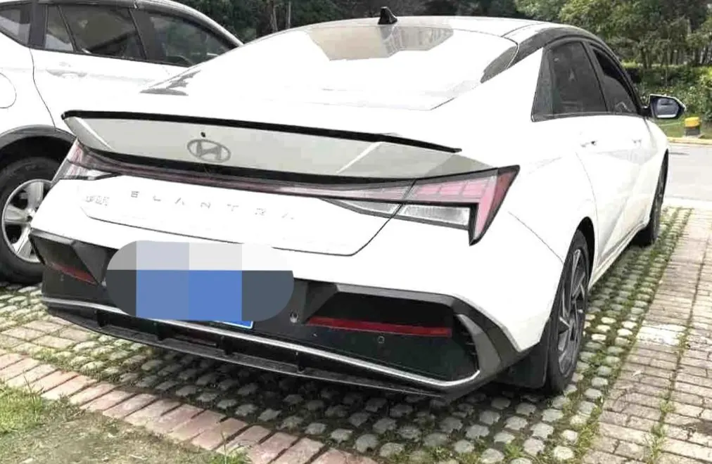 Hyundai 2022 Elantra -3-compartment 1.5 stepless LUX premium automatic gear 2
