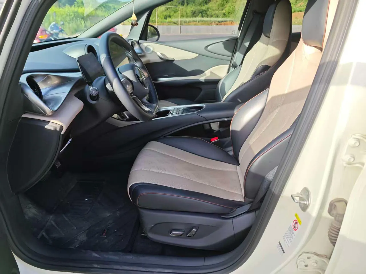 BYD 2023 Dolphin 420km Fashion Edition Automatic 2