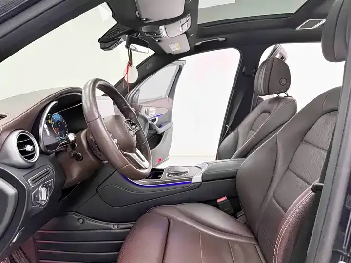 Mercedes Benz GLC 2021 GLC 260 L 4MATIC Luxury 9