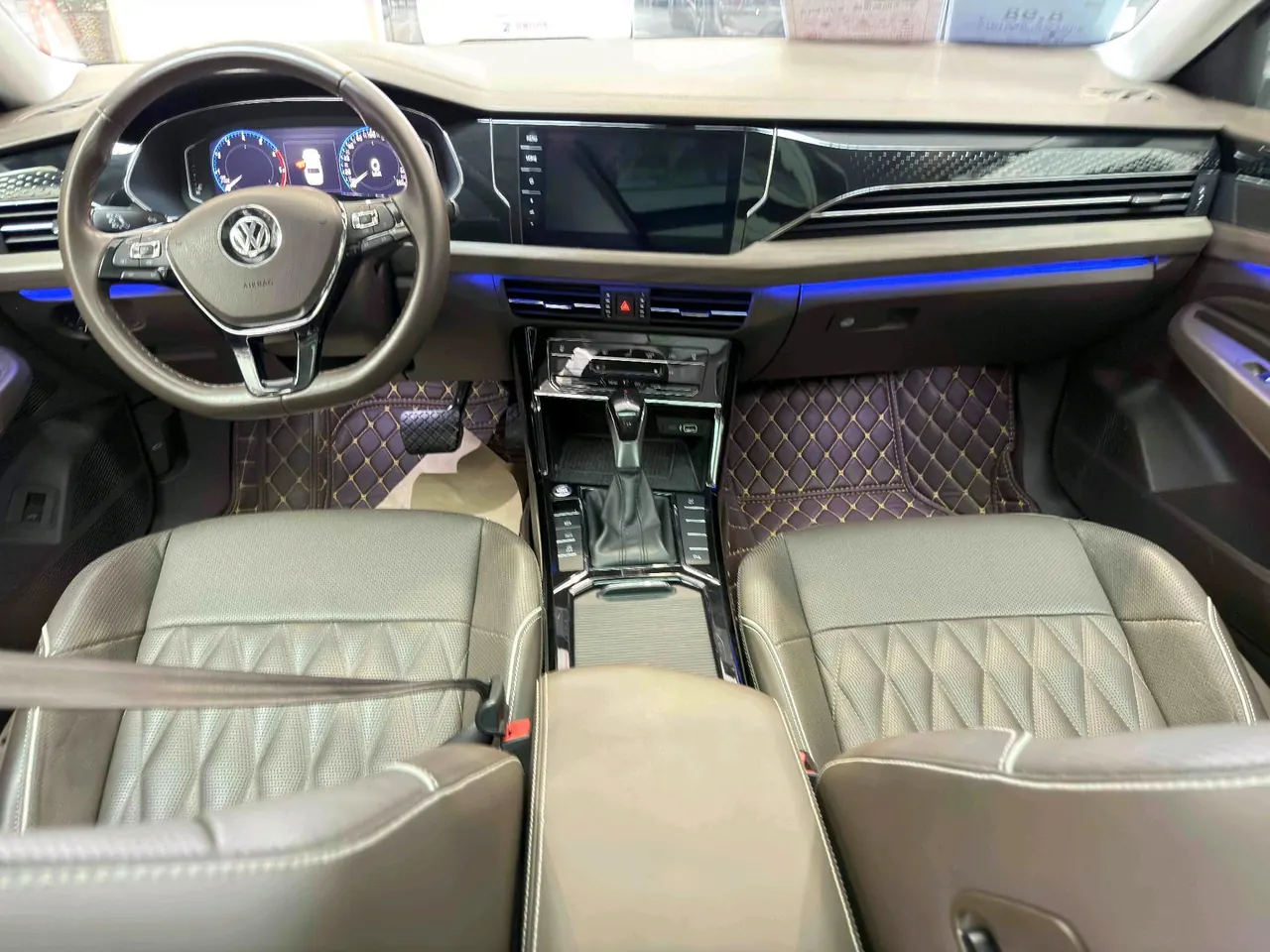 Volkswagen 2020 Passat 2.0TSI 330TSI Deluxe Edition Automatic 11