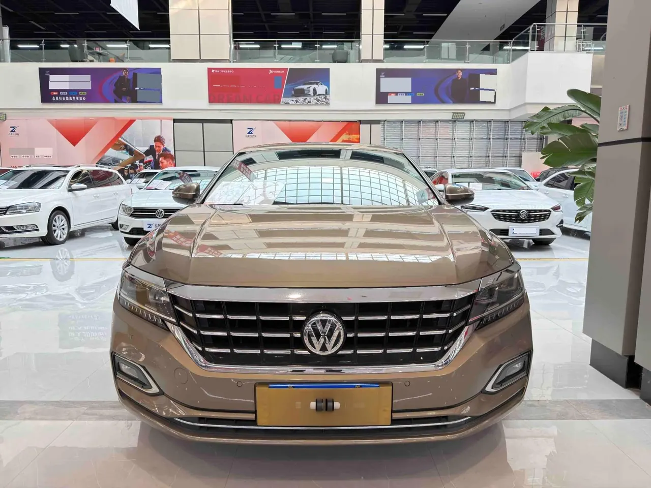 Volkswagen 2020 Passat 2.0TSI 330TSI Deluxe Edition Automatic 2