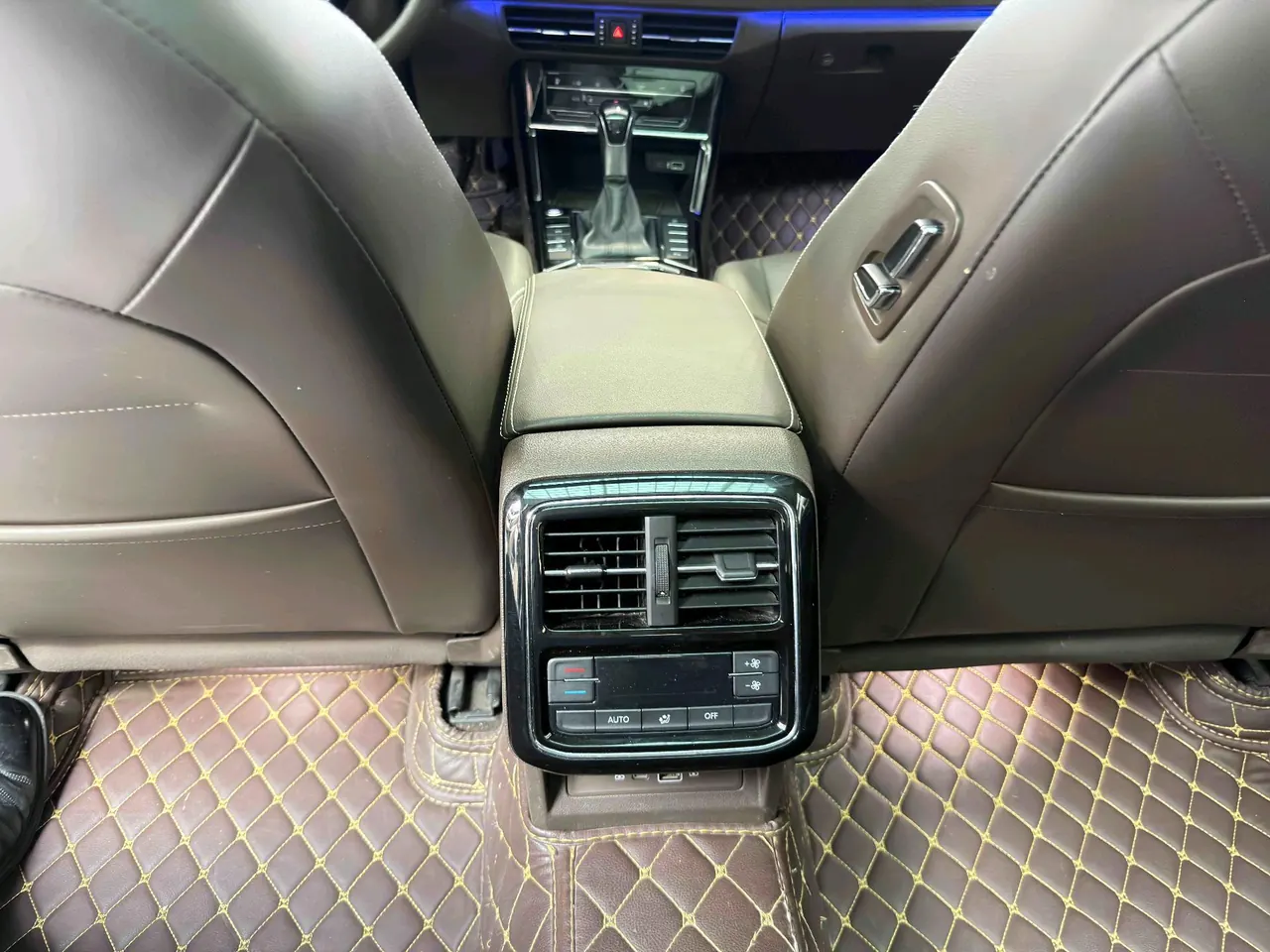 Volkswagen 2020 Passat 2.0TSI 330TSI Deluxe Edition Automatic 9