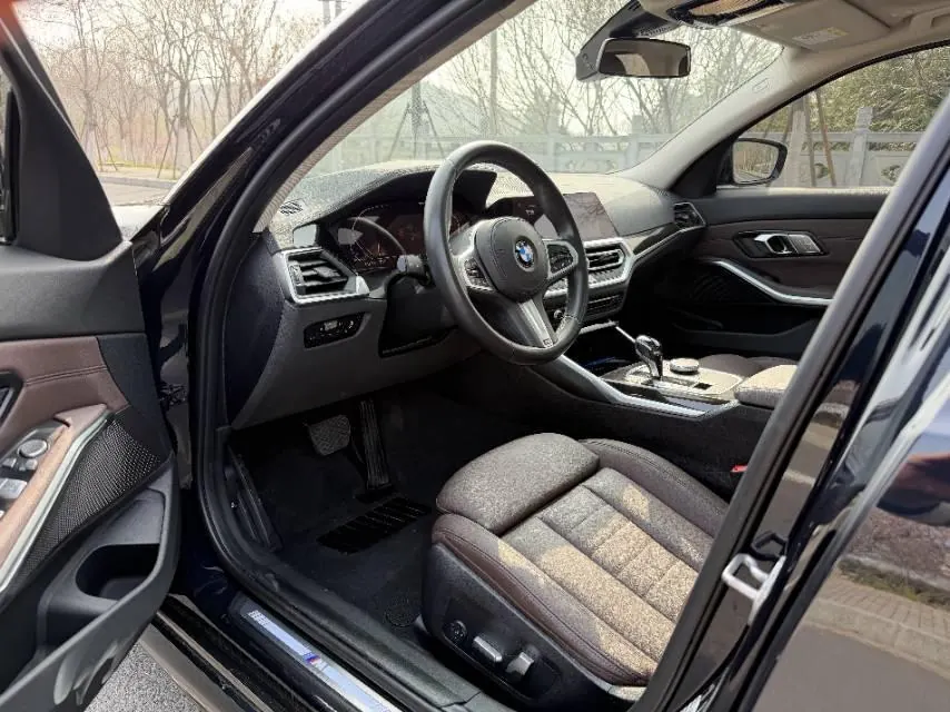 BMW 3 Series 2020 325i 2.0T M Sports Suit (Modified) Automatic Gear 8