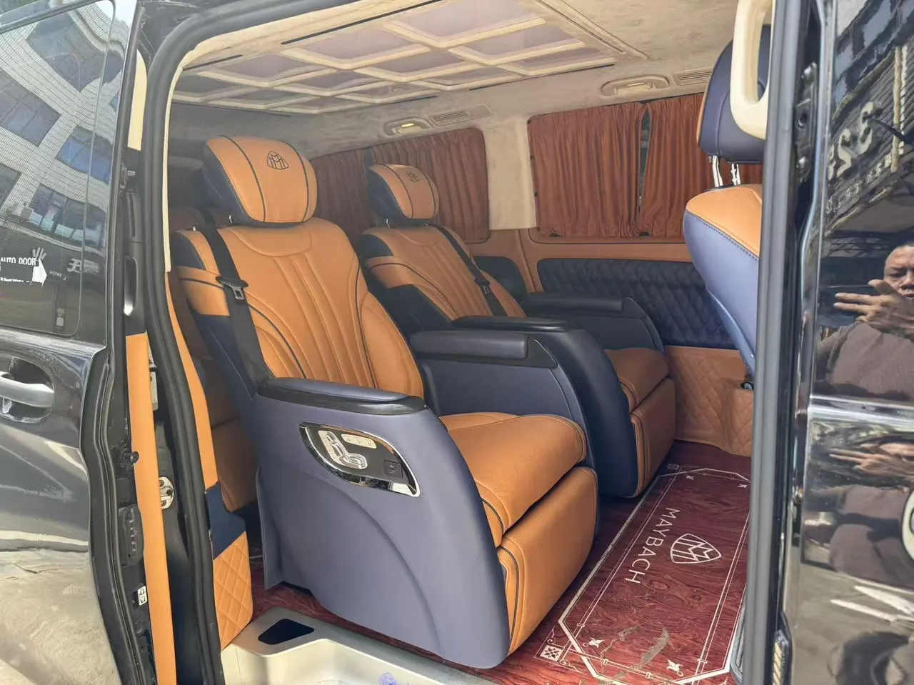 Mercedes Benz 2021 Vito 2.0T Elite Edition 7-seat Automatic Gear 5