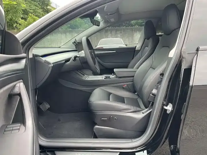Model Y 2023 rear-wheel drive version 4