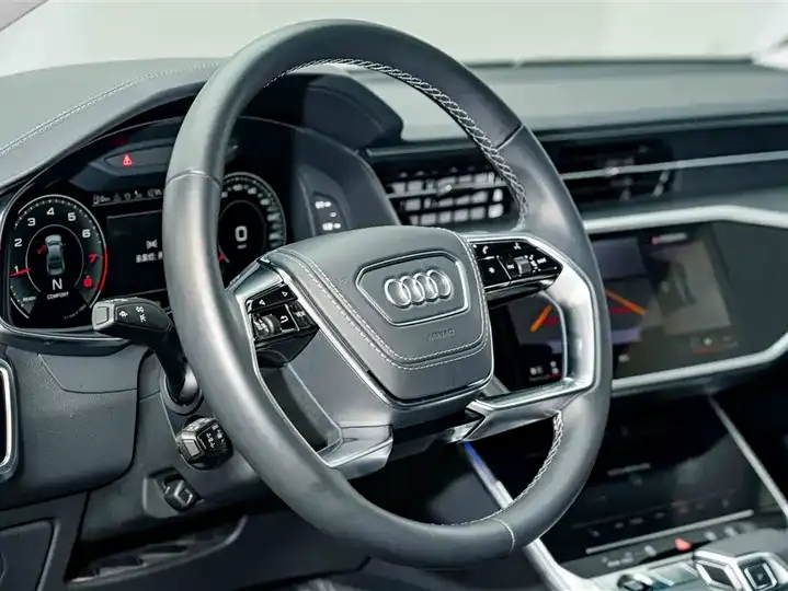 Audi A7L 2024 45TFSI quattro S-line see remote crystal set 9