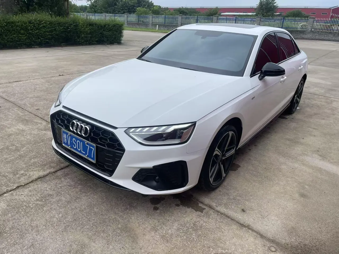 Audi 2025 A4L 2.0TFSI 40TFSI 2 million‑vehicle celebration edition, luxury sporty model, automatic transmission - View 1