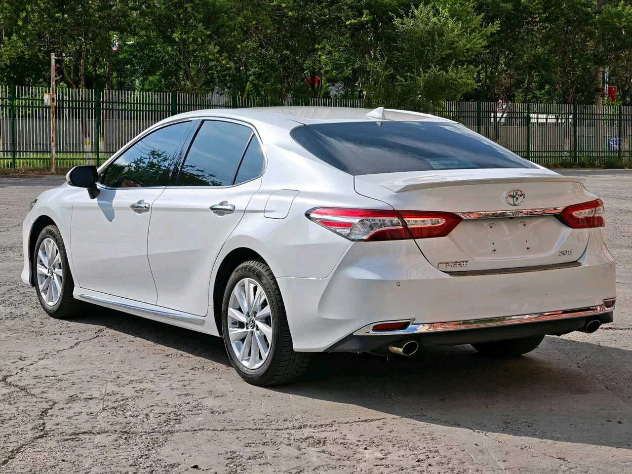 Toyota 2023 Camry 2.0G Stepless Deluxe Edition Automatic Gear 7