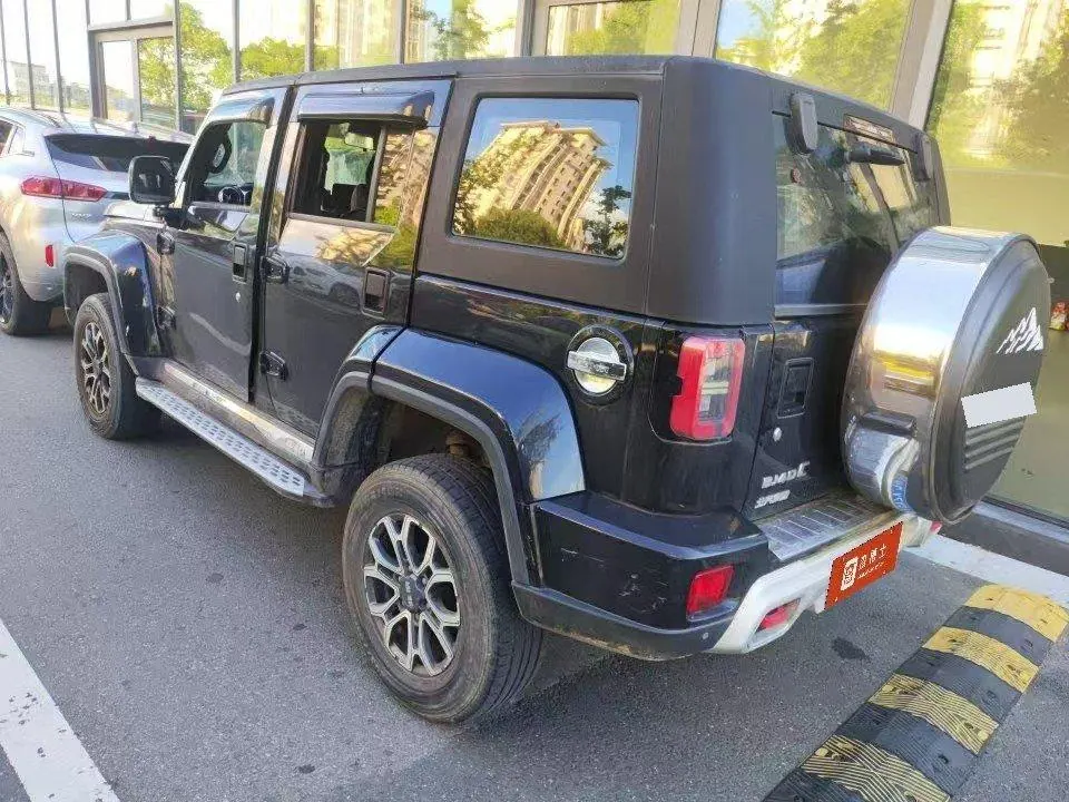 Beijing 2020 BJ40 2.0T 4-wheel drive city hunter version chivalrous automatic gear 5