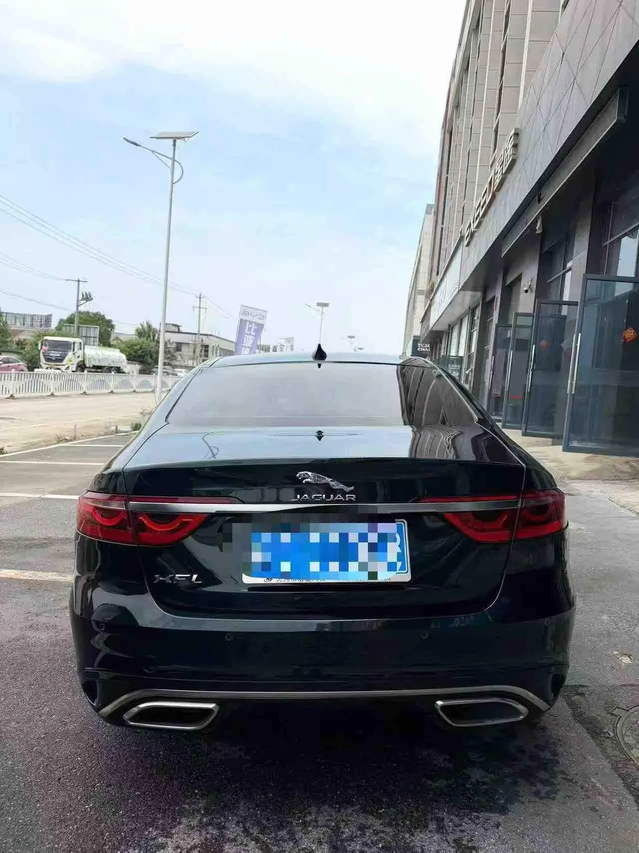 Jaguar 2024 XFL 2.0T P 12500.00g Drive Enjoy Deluxe Edition Automatic Gear 5