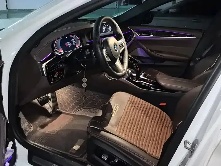 BMW 5 Series 2022 Modified 530Li Leading M Sports Suit 9
