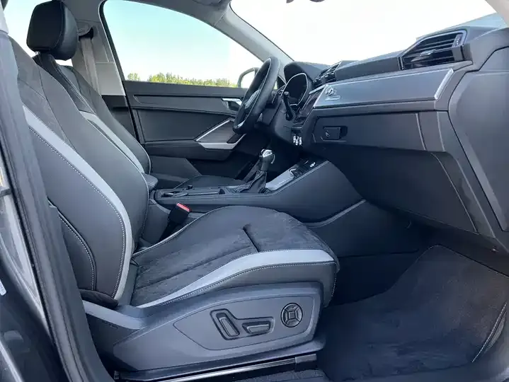 Audi Q3 2022 35 TFSI Fashion Dynamic 11