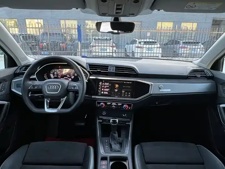 Audi Q3 2022 35 TFSI Fashion Dynamic 12