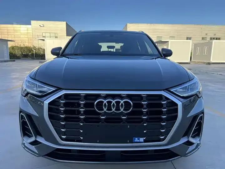 Audi Q3 2022 35 TFSI Fashion Dynamic 2