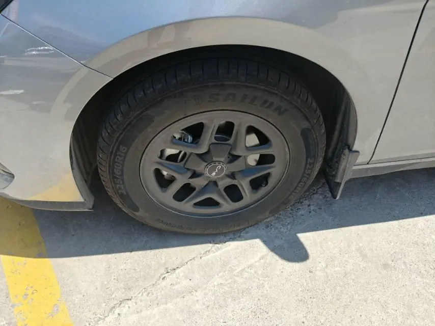BYD 2025 seals 05 DM-i 1.5 stepless smart driving version 55KM luxury automatic gear 3