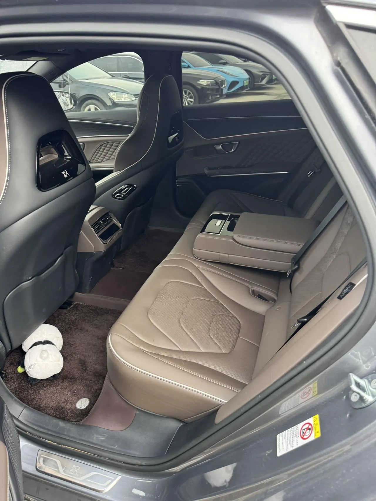 BYD 2022 Han DM-i 1.5T stepless 121KM exclusive automatic gear 4