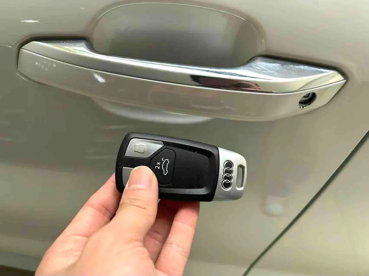 Audi 2020 A4L 2.0TFSI 40TFSI Fashion Dynamic Automatic 5