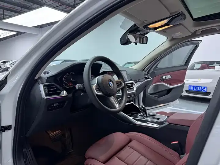 BMW 3 Series 2022 325Li M Sports Suit 4
