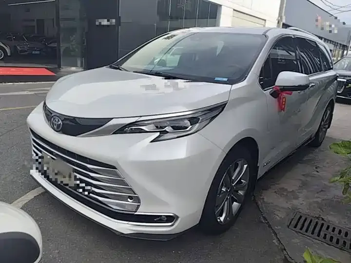 Sana SIENNA 2021 2.5L Hybrid Platinum Edition - View 1