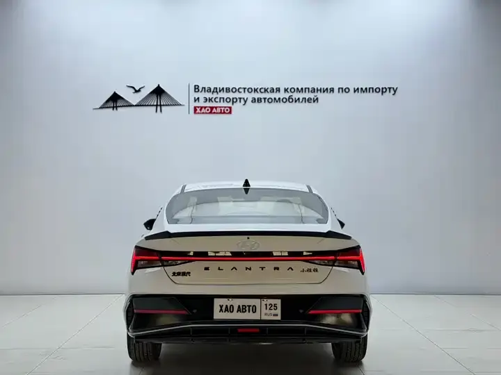 Elantra 2023 1.5L CVT LUX Premium Edition 5