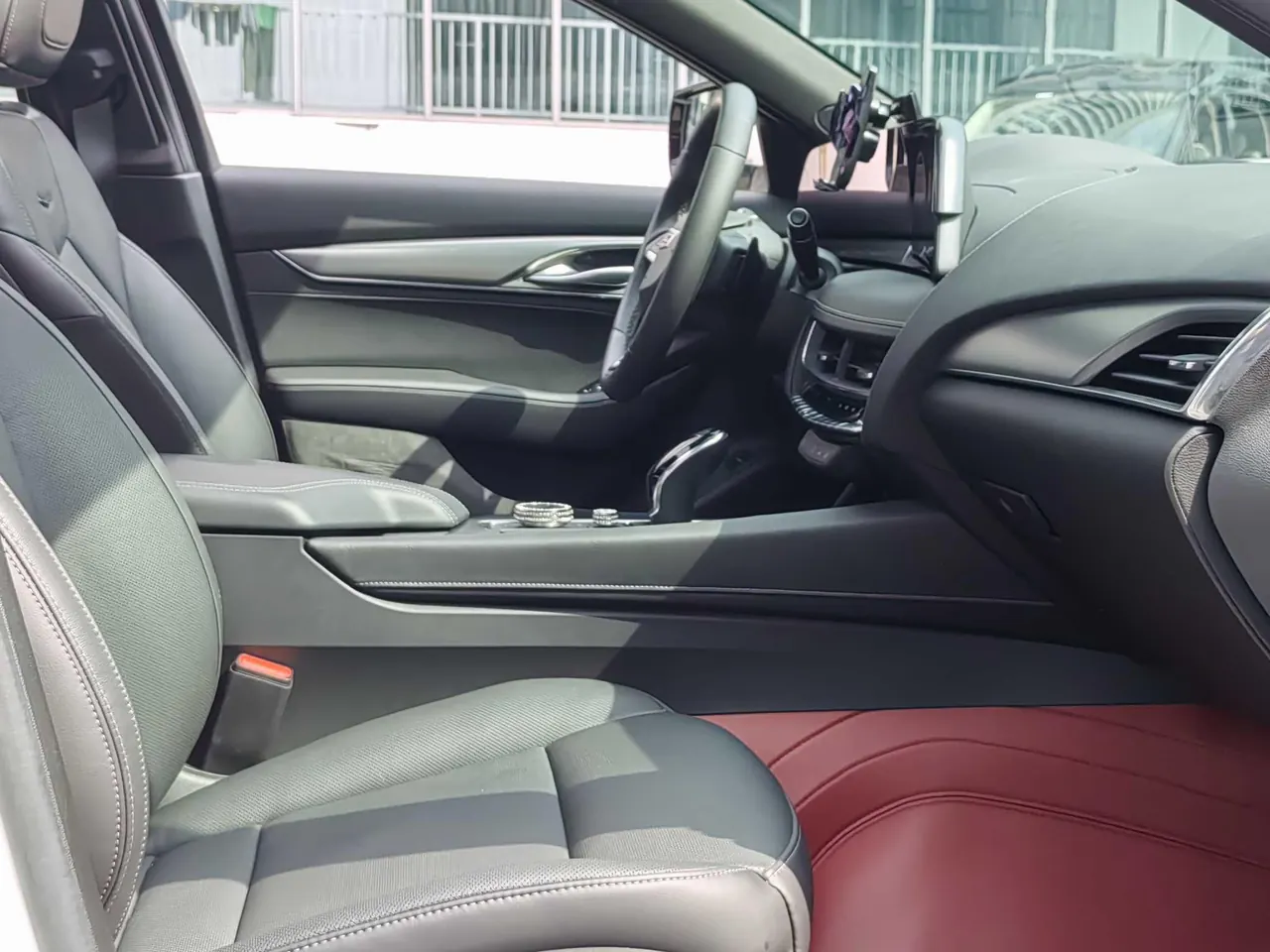 Cadillac 2024 CT5 2.0T 28T luxury automatic gear 9
