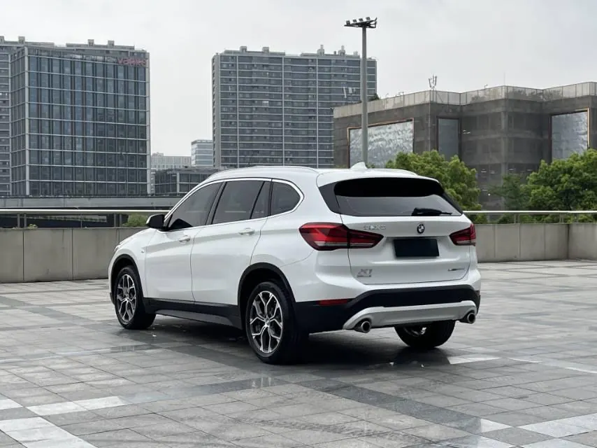 BMW 2022 X1 sDrive25Li 2.0T Leading Automatic Gear 4