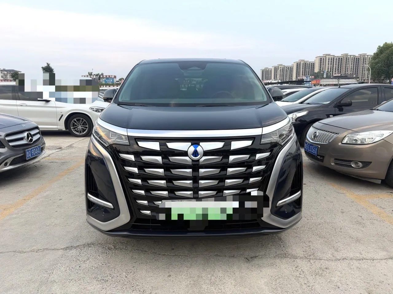Denza 2022 Denza D9 DM-i 1.5T Stepless 970 Four-wheel Drive Honorable Automatic Gear 2