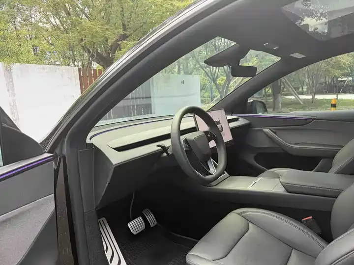 Model Y 2026 long-range rear-wheel drive version 4