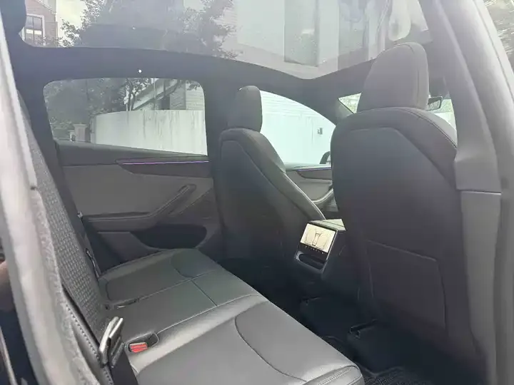 Model Y 2026 long-range rear-wheel drive version 6