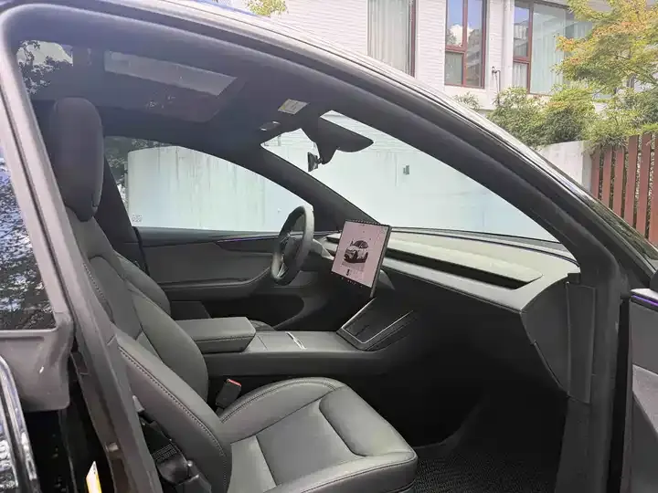 Model Y 2026 long-range rear-wheel drive version 7