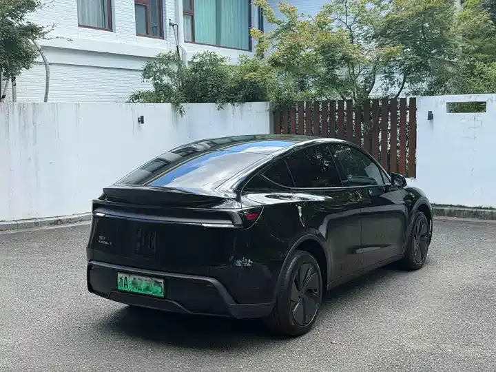 Model Y 2026 long-range rear-wheel drive version 8