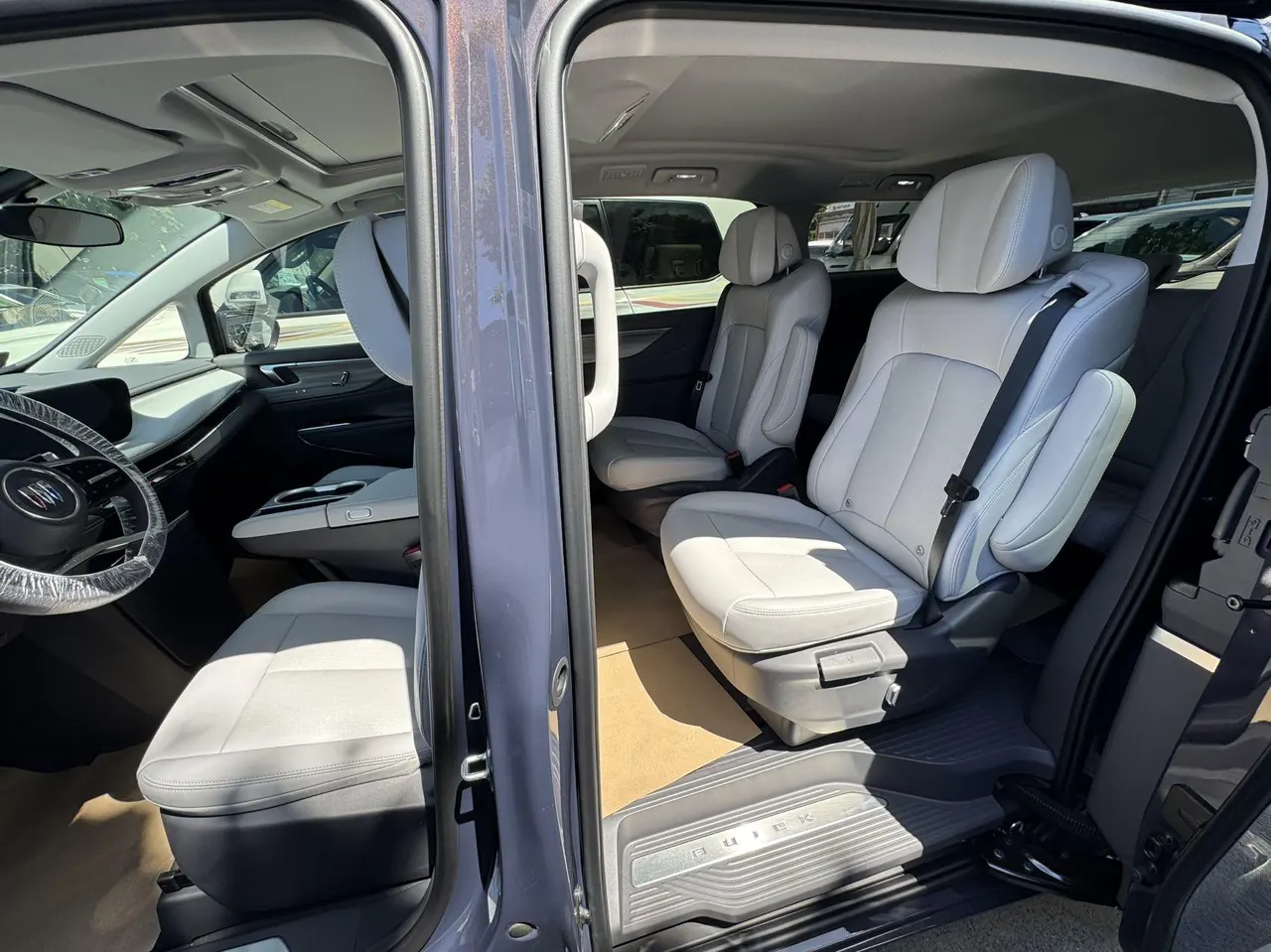 Buick 2025 GL8 ES Lu Zun 48V 2.0T Smart Edition Automatic Gear 5
