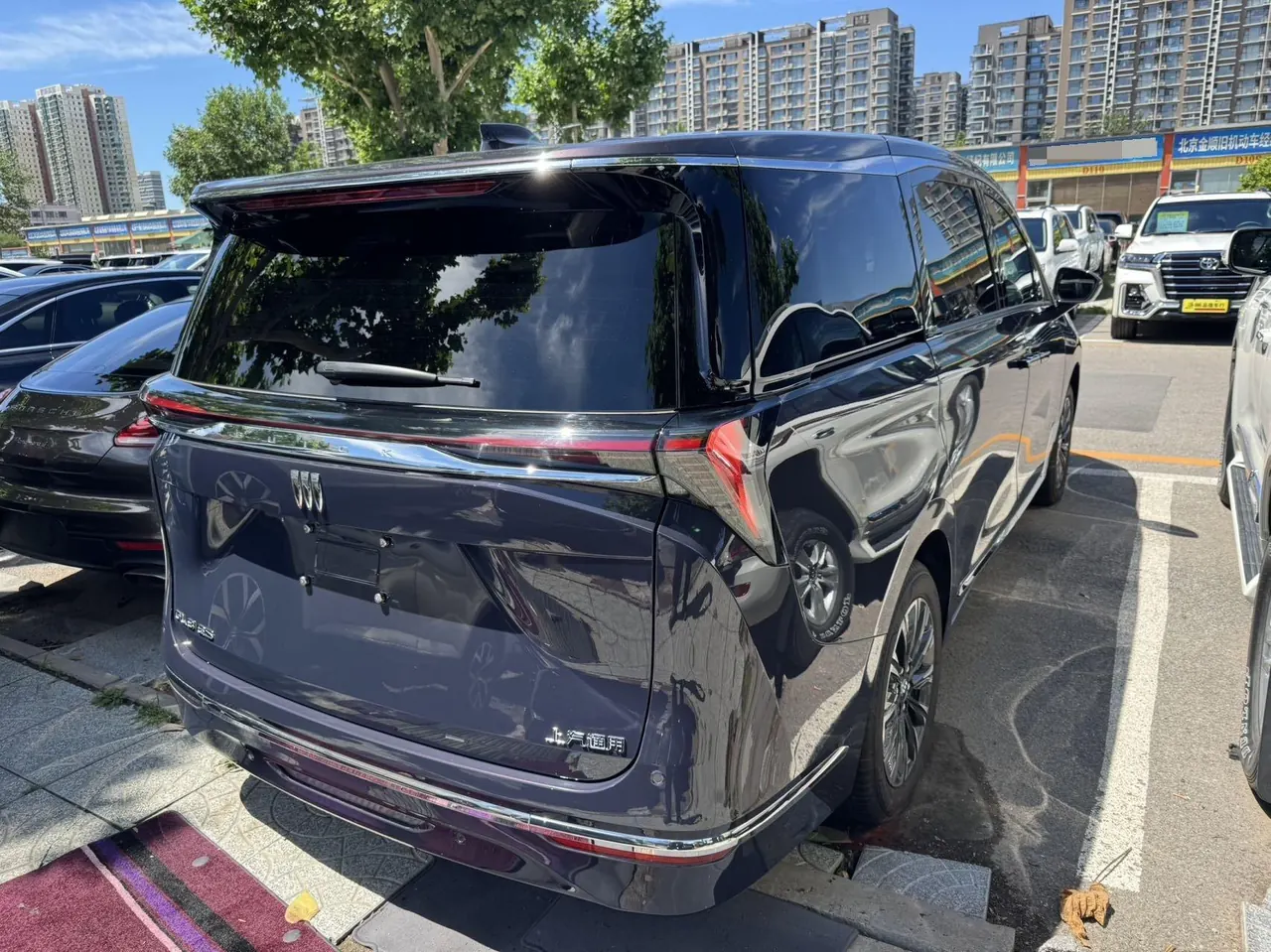 Buick 2025 GL8 ES Lu Zun 48V 2.0T Smart Edition Automatic Gear 8