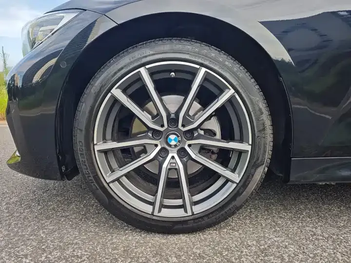 BMW 3 Series 2022 325Li M Sports Suit 12