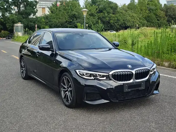 BMW 3 Series 2022 325Li M Sports Suit 3