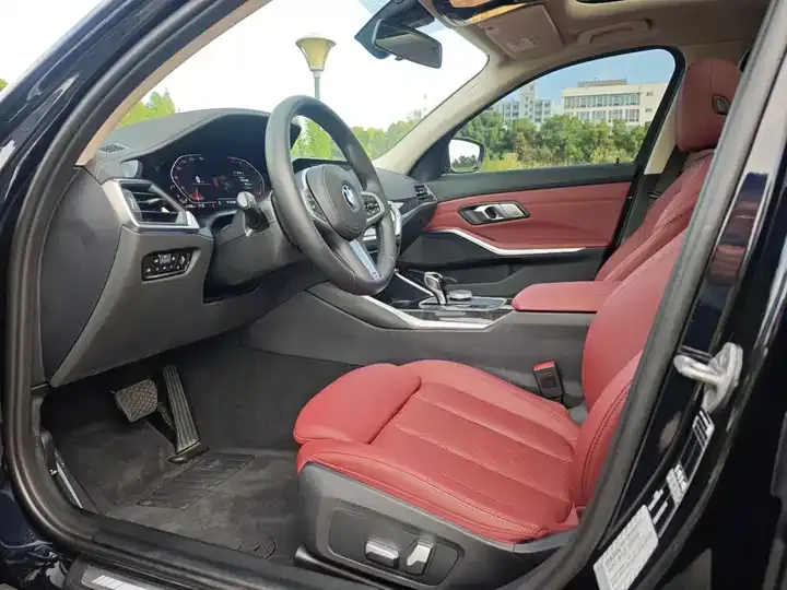 BMW 3 Series 2022 325Li M Sports Suit 7