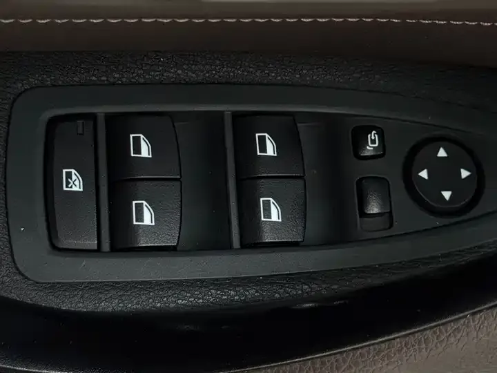 BMW X1 2020 sDrive20Li fashion 9
