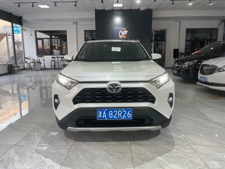 RAV4 Rongfeng 2022 2.0L CVT Two-Drive Fashion Plus Edition 2