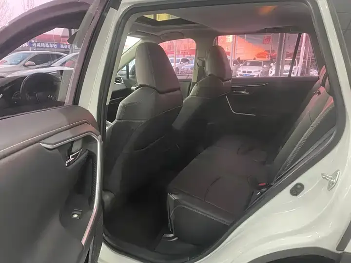 RAV4 Rongfeng 2022 2.0L CVT Two-Drive Fashion Plus Edition 5