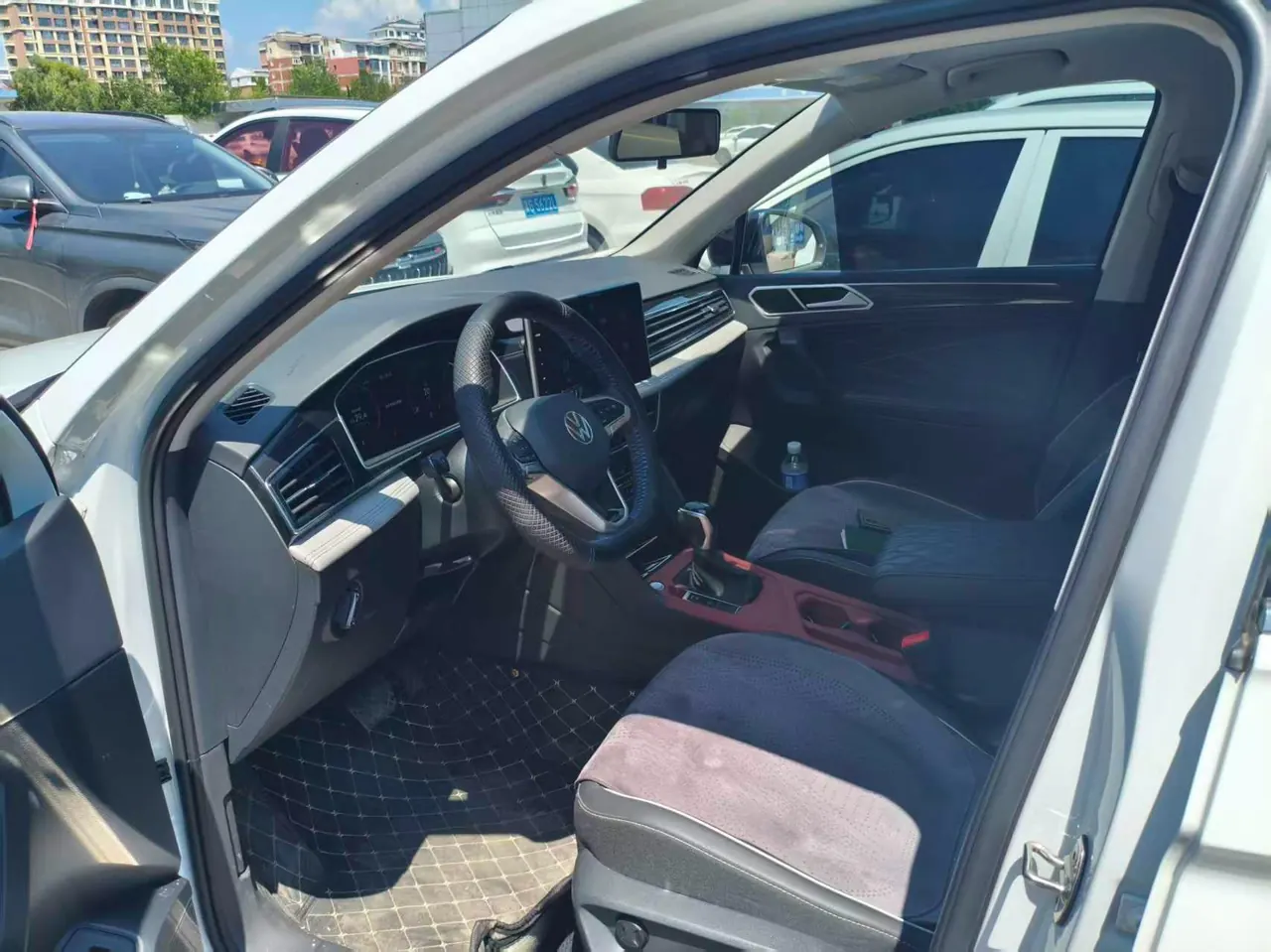 Volkswagen 2024 Tiguan L 1.5TSI 300TSI Two‑Wheel‑Drive Longteng Edition Automatic Transmission 3