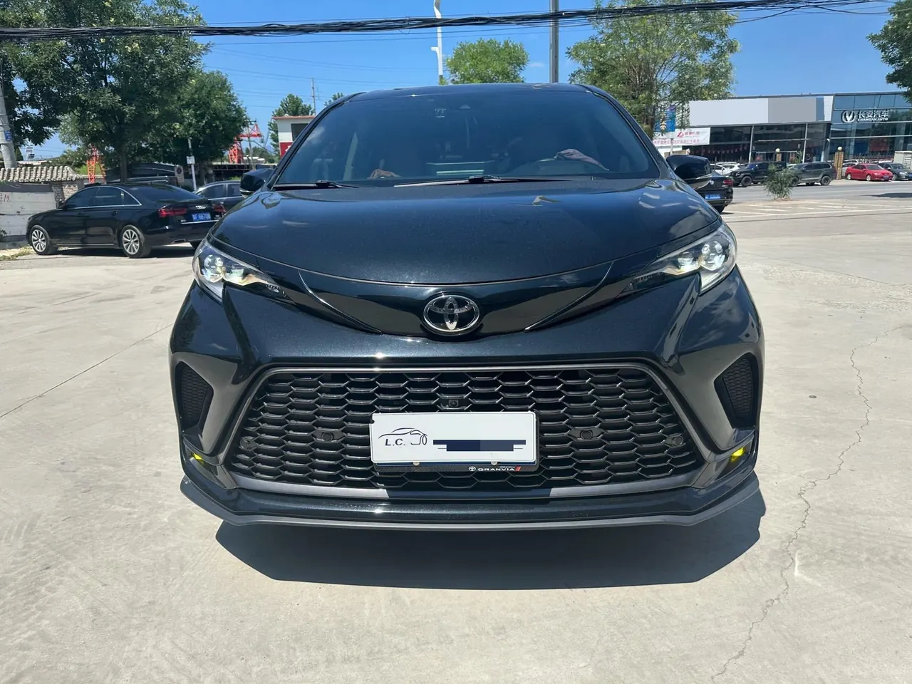 Toyota 2024 Grevia HYBRID 2.5 Stepless Zunjue ULTRA Edition Automatic Gear 2