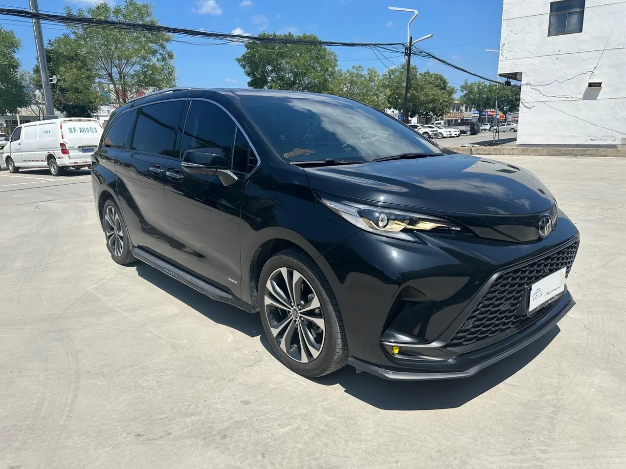 Toyota 2024 Grevia HYBRID 2.5 Stepless Zunjue ULTRA Edition Automatic Gear 3