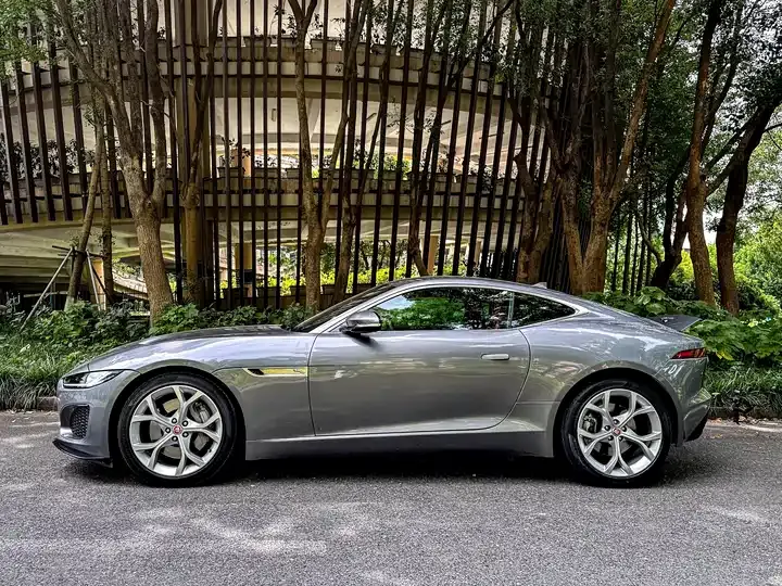 Jaguar F-TYPE 2021 P300 Rear Drive Hard Top Edition 3