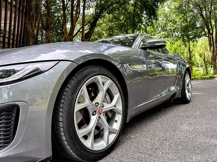 Jaguar F-TYPE 2021 P300 Rear Drive Hard Top Edition 6