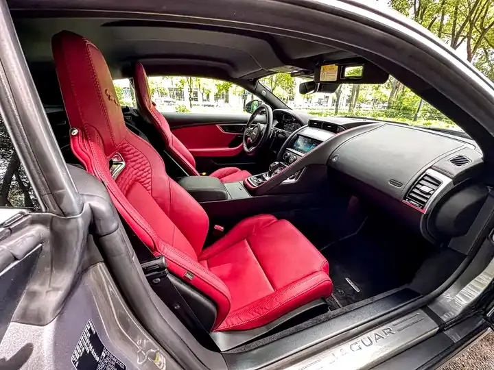 Jaguar F-TYPE 2021 P300 Rear Drive Hard Top Edition 8