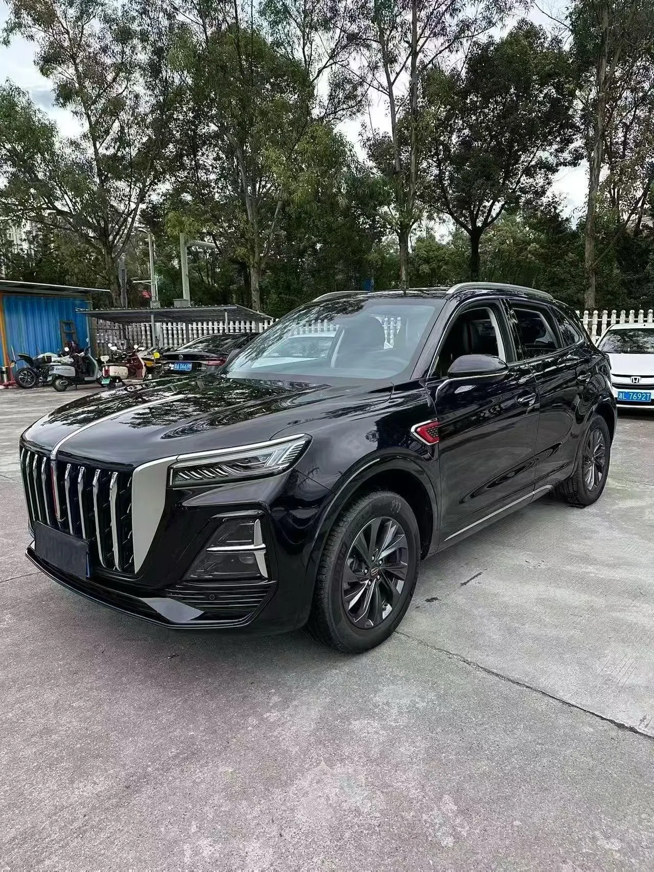 HongQi 2022 HS5 2.0T Zhilian Flag Edition Automatic Gear - View 1