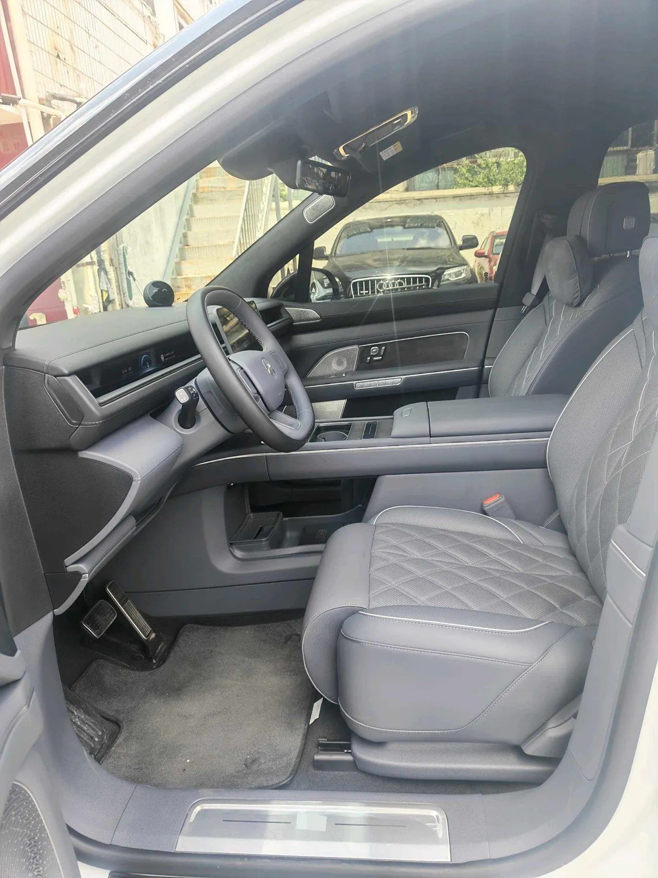 NIO 2026 ES8 6-seat executive deluxe automatic gear 2