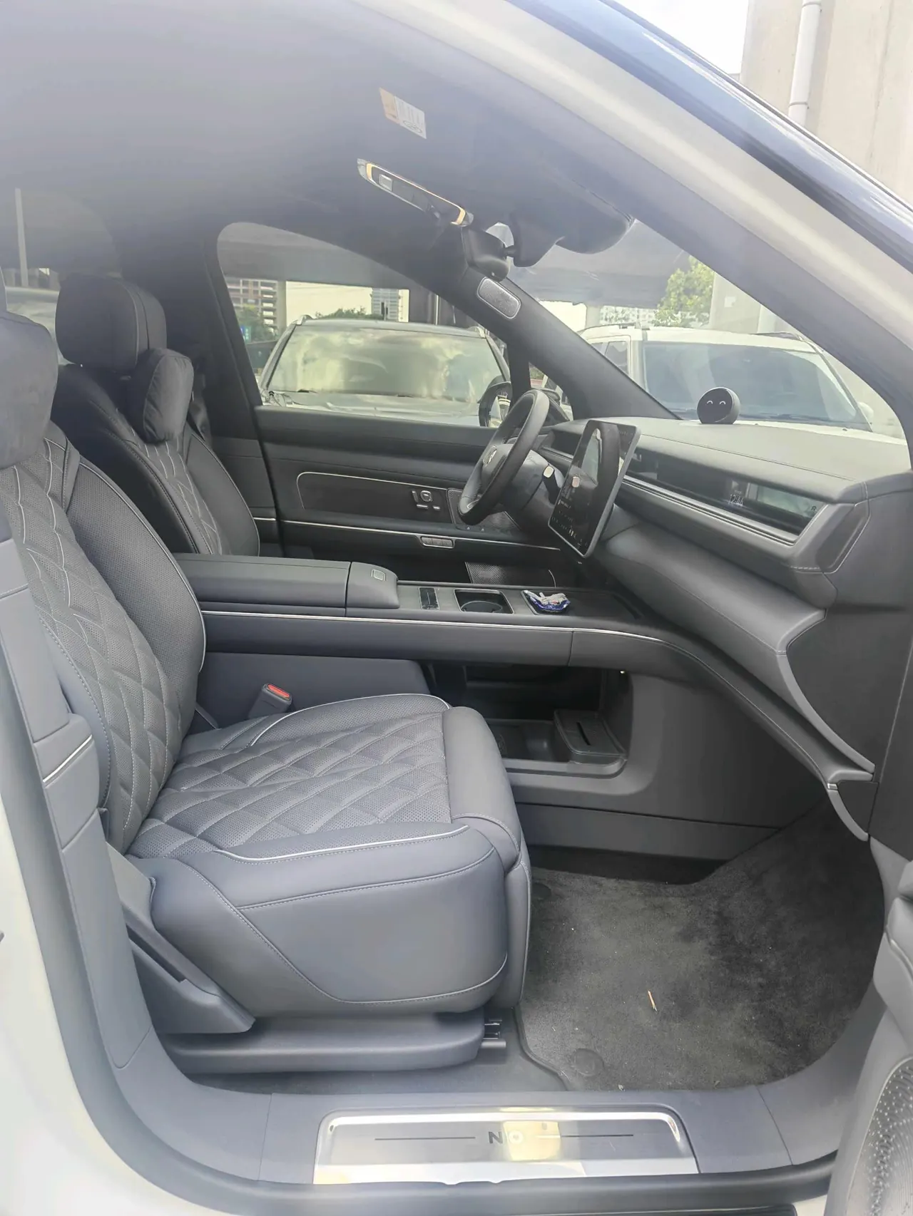NIO 2026 ES8 6-seat executive deluxe automatic gear 4